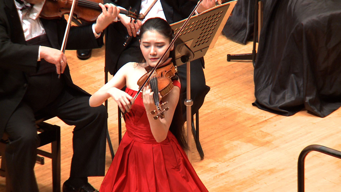 ヴァイオリン：服部百音 指揮：ザハール・ブロン 日本フィルハーモニー交響楽団 チャイコフスキー：ヴァイオリン協奏曲 Mone Hattori, violin Zakhar Bron, conductor Japan Philharmonic Orchestra P.I.Tchaikovsky : Violin Concerto